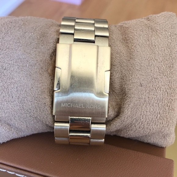Michael Kors watch - woman’s - Picture 2 of 2